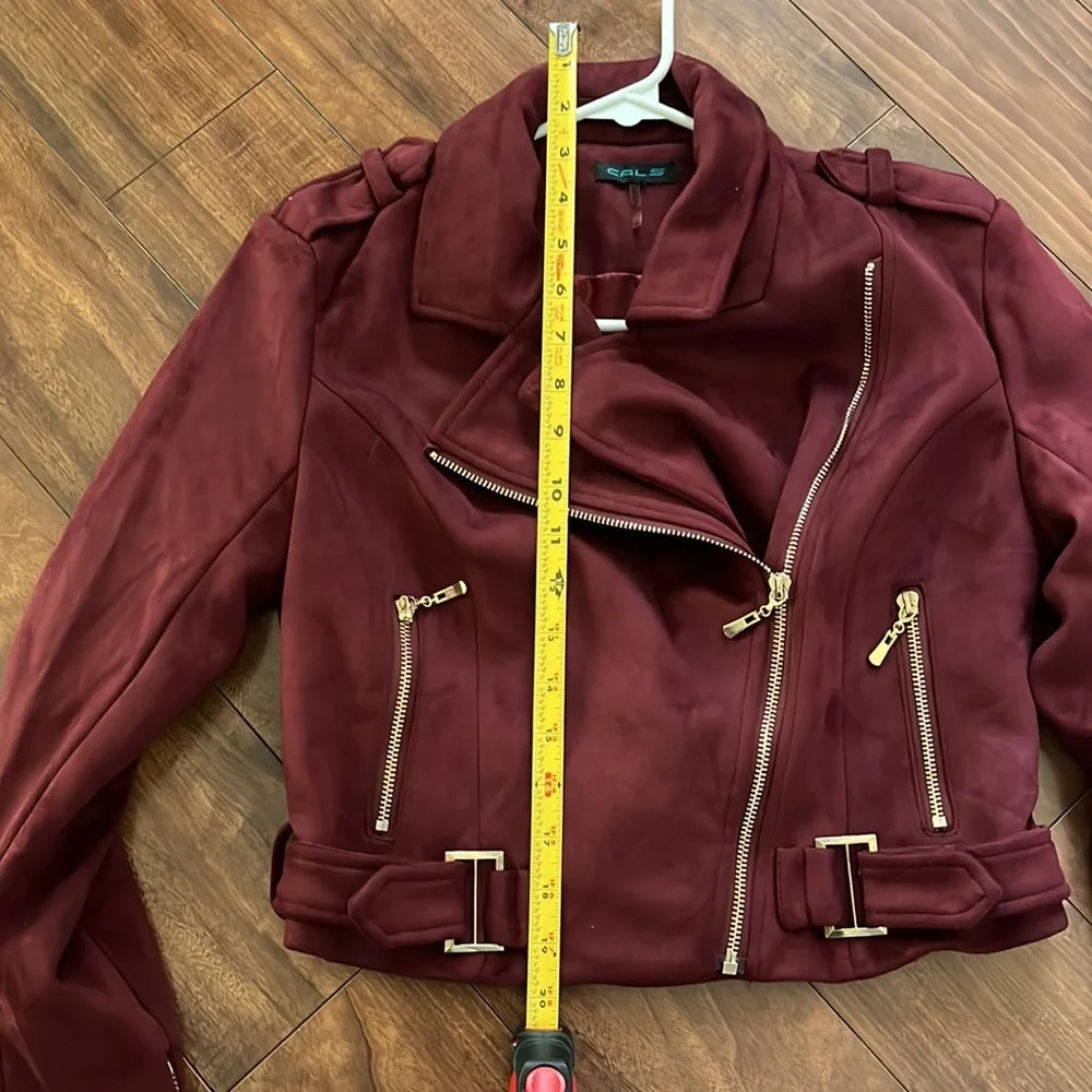 Wine red color cropped jacket - Picture 5 of 7